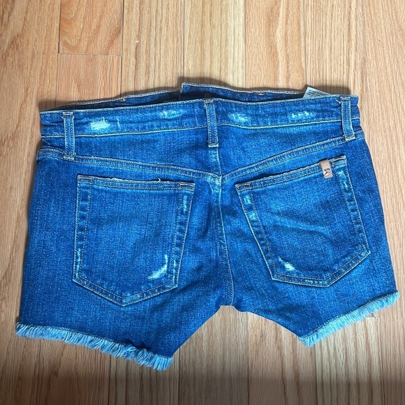 Joe’s Jeans Phoebe Wash Blue 3-Inch Cut Off Distressed Denim Shorts EUC Size 27 - Picture 5 of 10